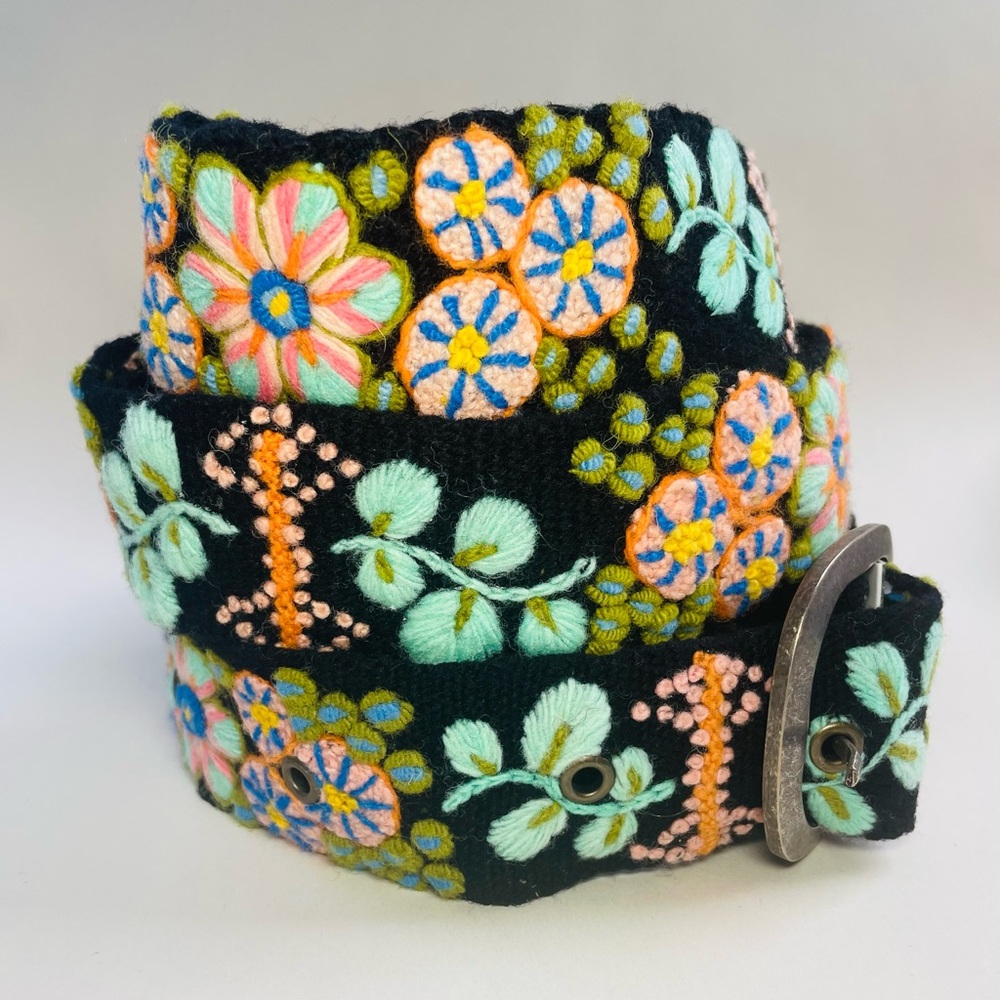 New! Jenny Krauss Spice Island Embroidered Belt - Retail $108 Large